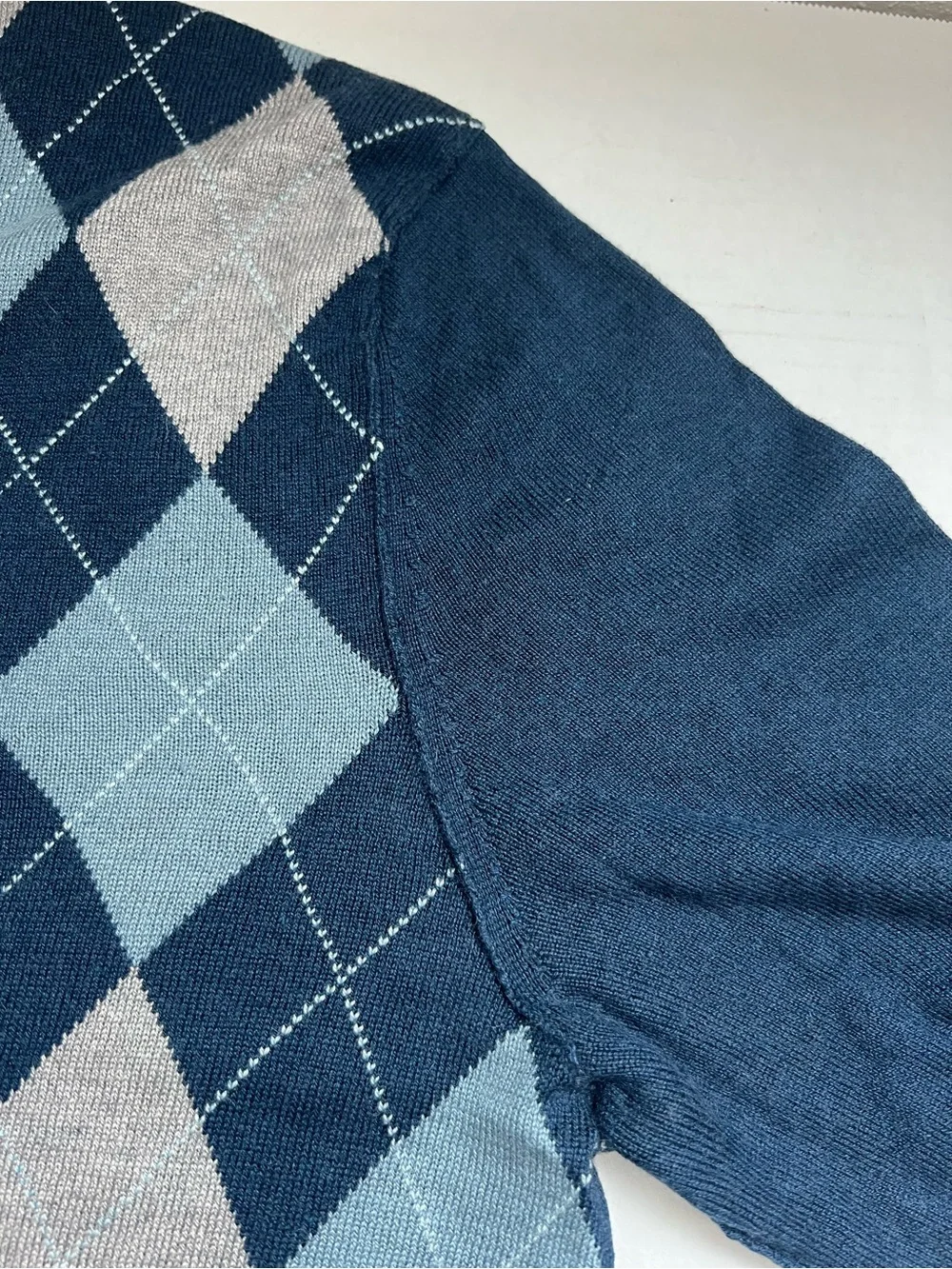 Banana Republic Men's L Navy Blue Argyle V-Neck Sweater Silk Cashmere Gray